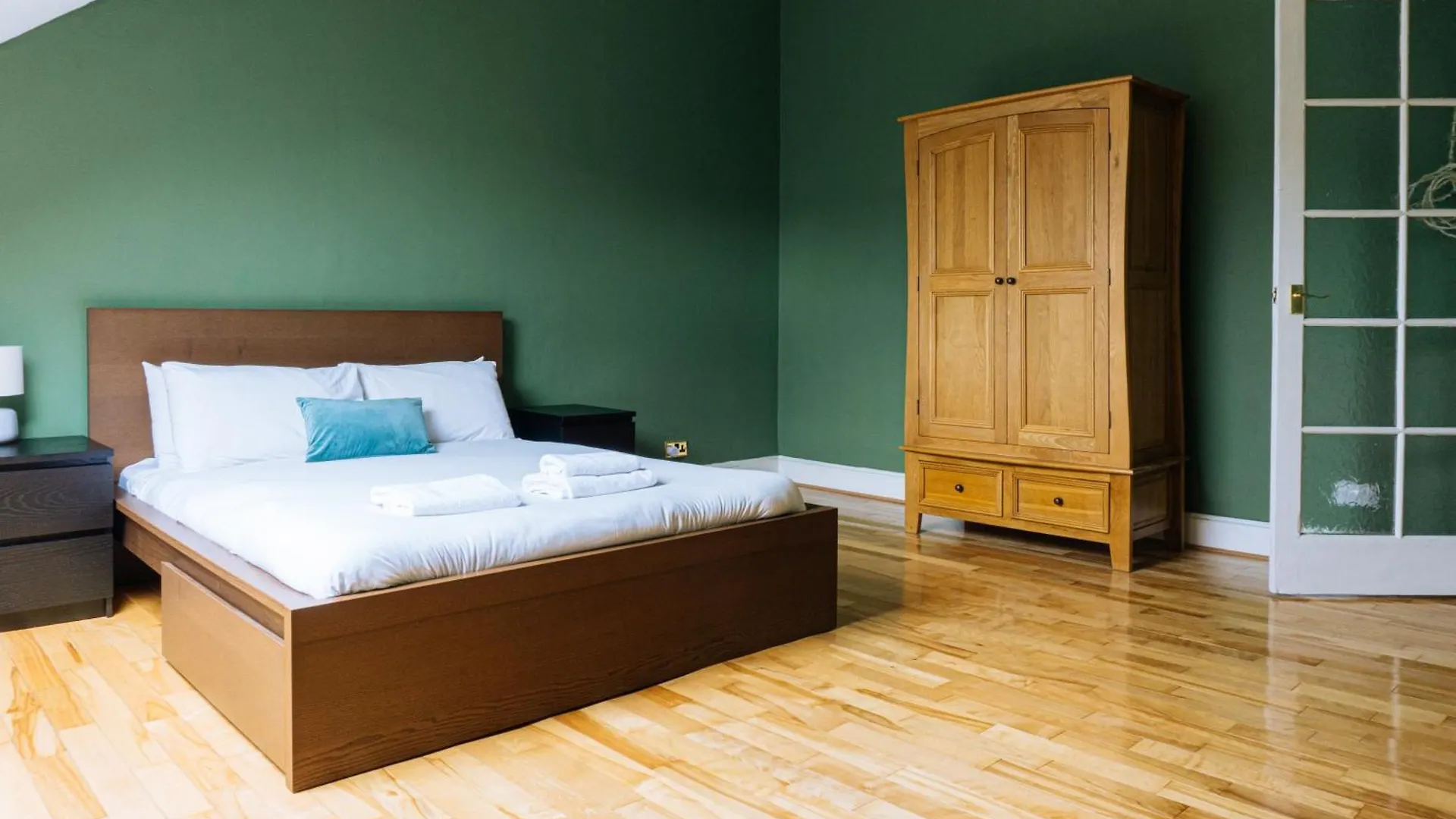 Grade A Listed 2 Bedroom In Edinburgh
