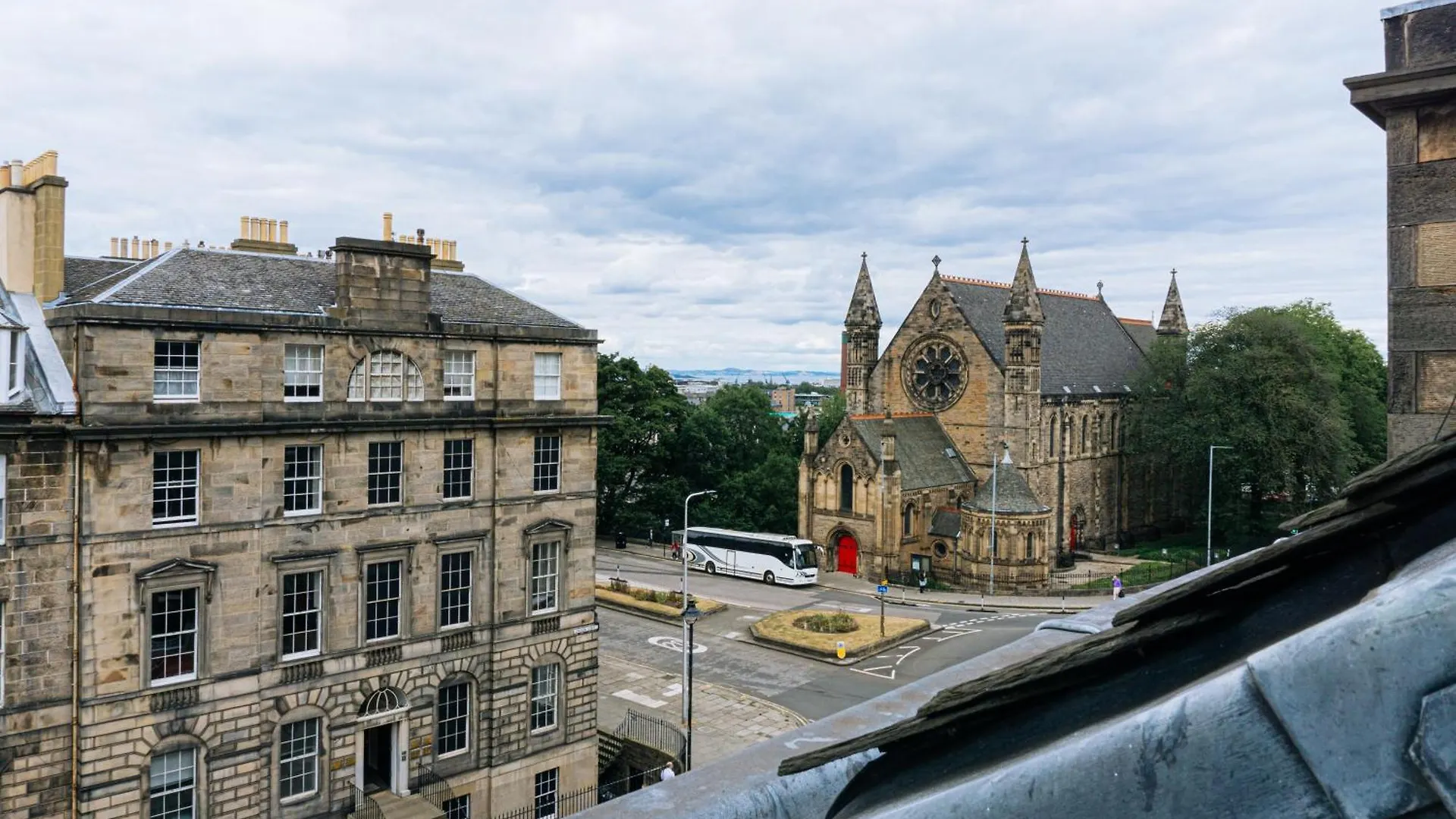 Grade A Listed 2 Bedroom In Edinburgh